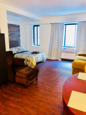 Stylish Montreal Apartment Comfortable Stay in the Golden Square Mile